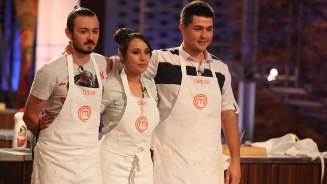 Poze incendiare cu o concurenta de la MasterChef! Afla ce s-a intamplat in culisele celei mai tari emisiuni culinare din Romania!
