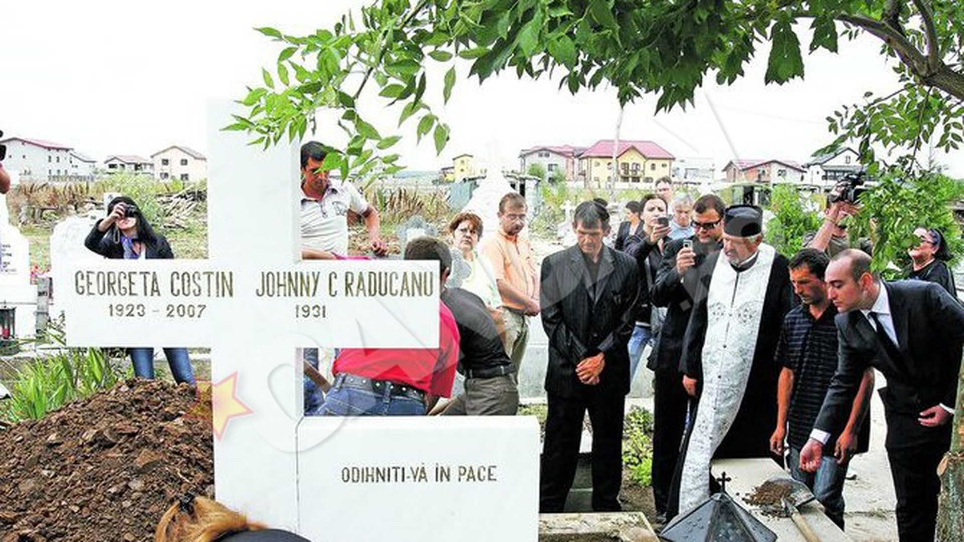 Johnny Raducanu, inmormantat cu aceeasi discretie in care a trait! Dus la groapade cativa prieteni