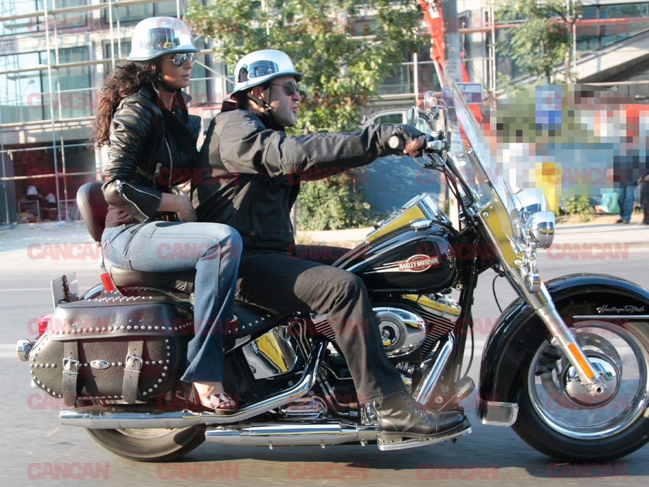 Mihaela Rădulescu și Elan Schwartzenberg pe motor