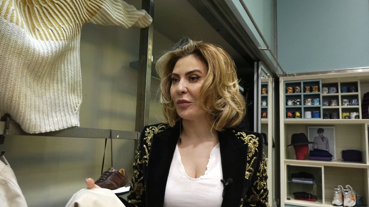 Petrecerea de Revelion va începe în doar câteva ore, așa că evenimentul trebuie celebrat cum se cuvine / (Sursa: Captură video)