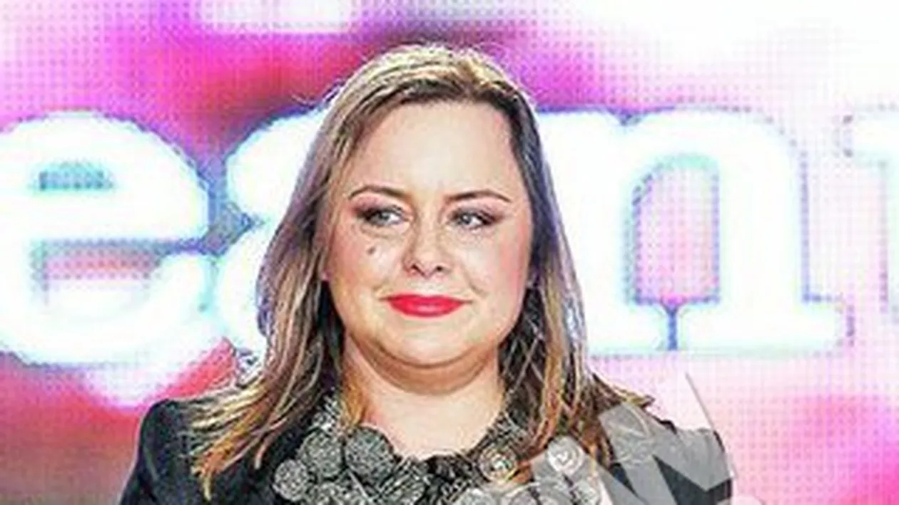 Doua dintre cele mai cunoscute femei din lumea modei au lansat un nou trend: scandalul! Vezi ce acuzatii isi arunca Iulia Albu si Laura Olteanu!