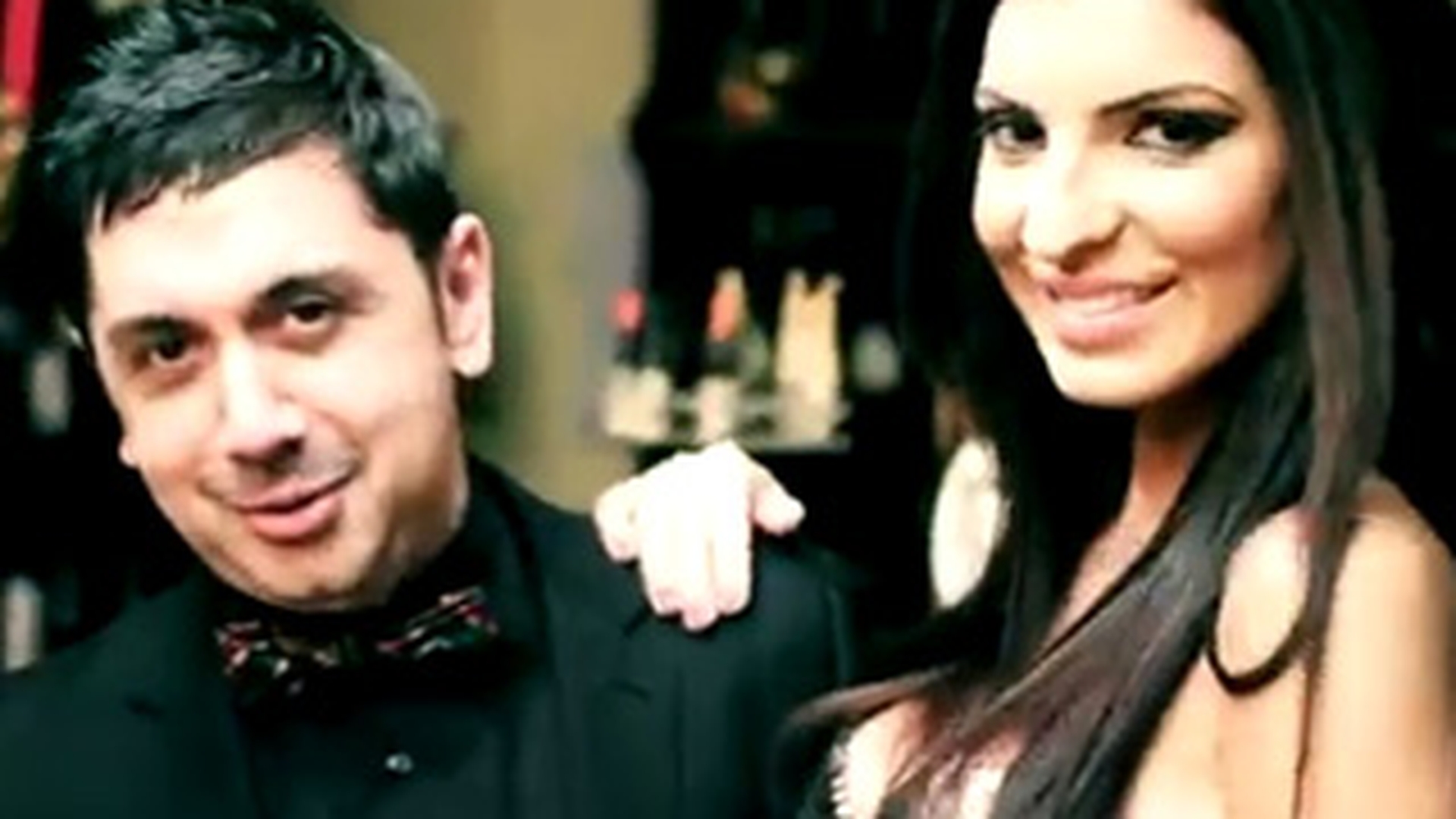 VIDEO Andreea Tonciu i-a facut o surpriza lui Mitea! Asculta aici maneaua pe care i-a dedicat-o viitorului ei sot si vezi cum a dansat in clip