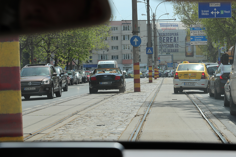 Trece şi pe cealaltă linie de tramvai