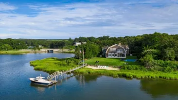 FOTO | Rihanna își închiriază vila! Cum arată luxoasa casă din New York