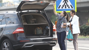E cu ochi sau cu… de toate?! “Prima doamnă a fotbalului românesc” a luat proporţii!