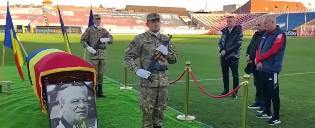 Ultimul omagiu adus antrenorului Emeric Ienei. Zeci de oameni și-au luat „Adio!” de la el pe stadionul Iuliu Bodola