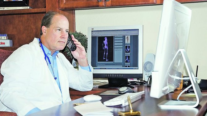 Medicii de familie isi vor consulta pacientii telefonic
