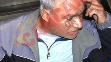 S-a baricadat cu copilul in casa!