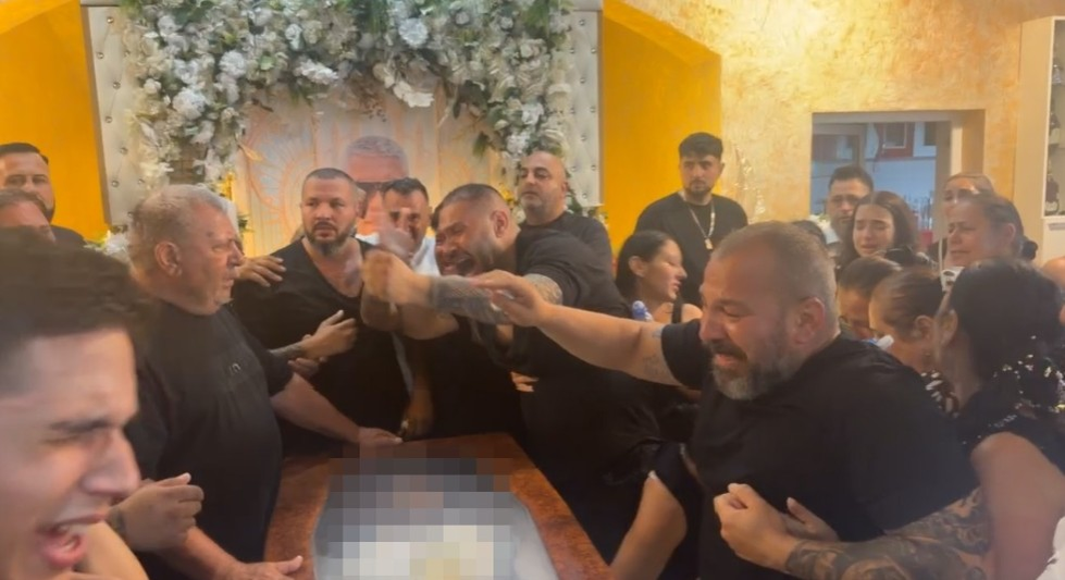 Jale la priveghiul lui Tudor Spoitoru. Imagini sfâșietoare de la căpătâiul liderului clanului
