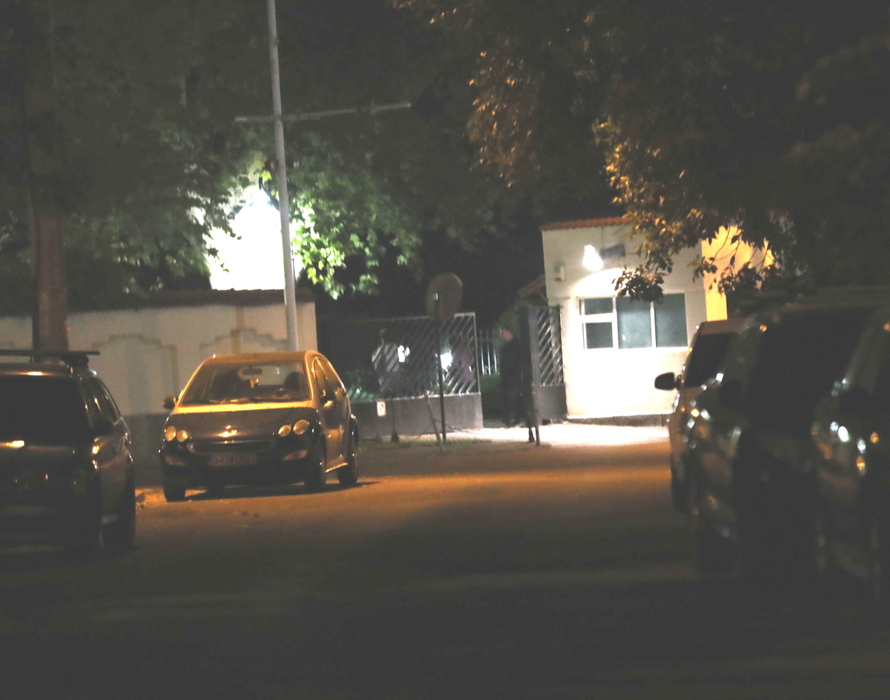 Intrarea în "fortăreaţa" lui Mugur Isărescu