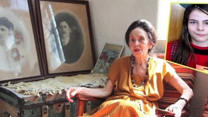 Fata celei mai bătrâne mame din România, admisă la unul dintre cele mai slabe licee din București. Unde va învăța Eliza Iliescu din toamnă
