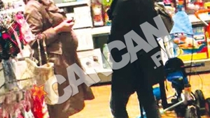 Ce pofte are Gabriela Firea in ultima luna de sarcina? Shopping la mall pe ultima suta de metri