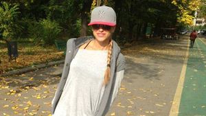 Anda Adam nu a purtat sutien si a fost fotografiata in aceasta ipostaza! Sanii cantaretei s-au vazut in toata splendoarea lor