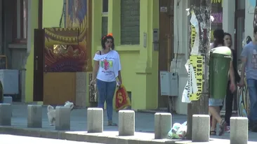 Ce face fosta sotie a lui Prigoana in lipsa milionarului! Credea ca nimeni nu o vede, dar CANCAN.RO are imaginile!