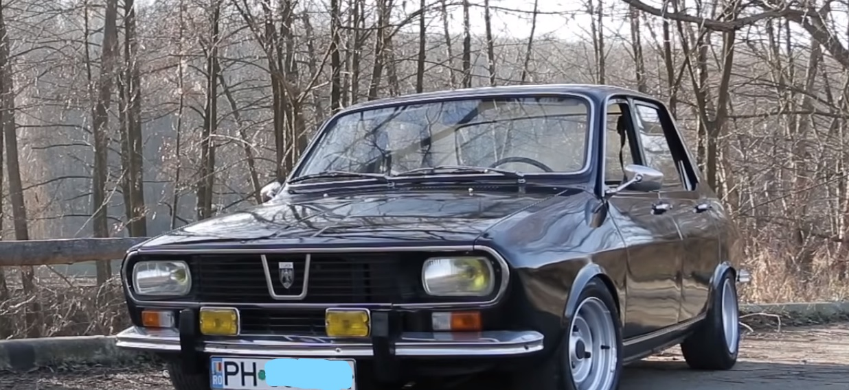Dacia 1300 cu deschidere din telefon, interior de BMW și volan de Duster sport. VIDEO