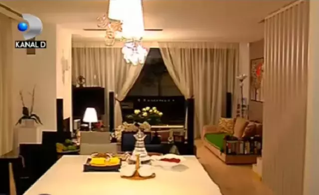 Cum arată casa Andreei Raicu. Vedeta locuiește într-o vilă de lux din centrul Capitalei, decorată cu mobilier de catifea