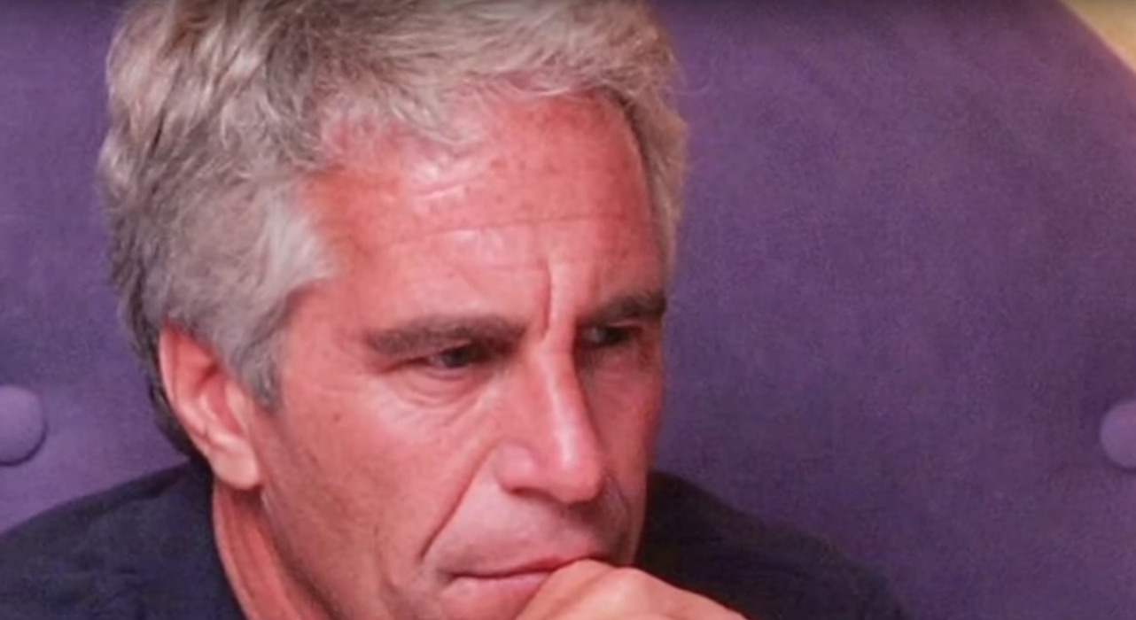 Miliardarul pedofil Jeffrey Epstein, găsit mort în celula sa. Care este cauza decesului