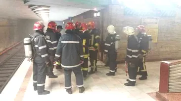 Incident la metrou: Fum la stația Eroii Revoluției. Accesul din exterior al călătorilor a fost oprit