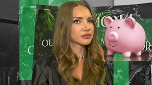 Bilionera o recunoaște! Bărbații din viața ei au umblat la “porcușor” ca să o fericească: “Lucrurile valoroase le-am primit cadou!”