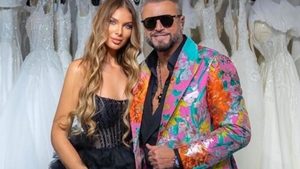 Cătălin Botezatu, mesaj DUR după ce i-a fost criticată relația cu o puștoaică de 18 ani: ”Unii dintre voi plătiți bani grei ca să accedeți la așa ceva”