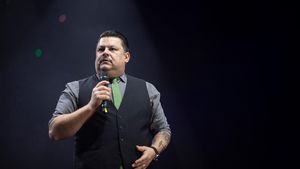 Cât costă ceasurile lui Mihai Bobonete, din Las Fierbinți. Ambele piese sunt foarte apreciate de specialiști