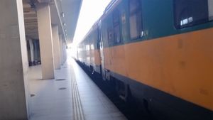 Singurul tren din România care are aer condiționat și toaletă proprie. Cât costă un bilet