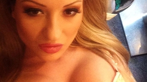 ATENTIE! Imaginile astea iti vor creste pulsul! Denisa Bita a innebunit barbatii intr-un costum de baie minuscul!