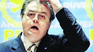 Vadim il face praf pe Paszkany
