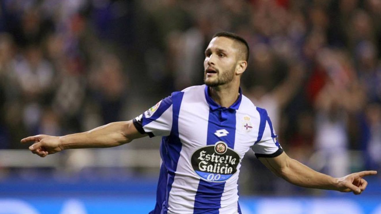 Florin Andone, povestea din spatele succesului! Tatăl i-a murit intr-un accident de masina, mama e femeie de serviciu şi el a fost la cules de căpşuni