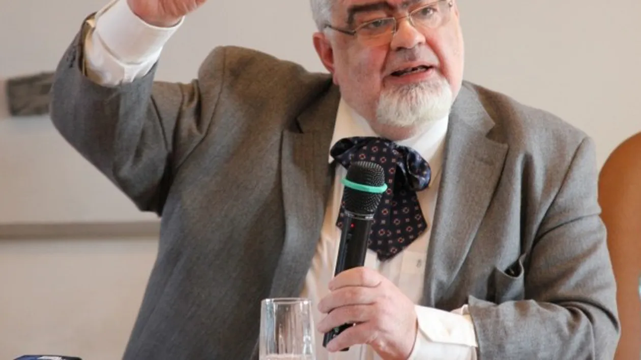 ANDREI PLEŞU a recunoscut că se uită la „Las Fierbinţi“: „Îmi pare rău...“