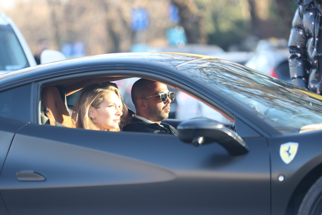Andrei și Karina, la bordul impetuosului Ferrari de 400.000 € (Foto: CANCAN.RO)