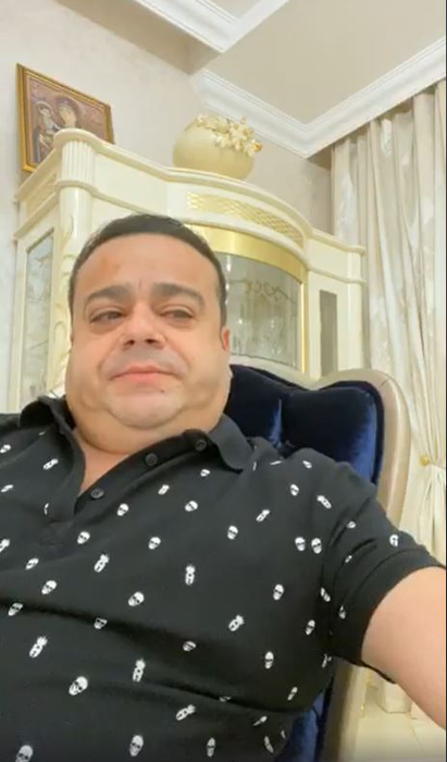 Lux și opulență în vila lui Adrian Minune din Ștefăneștii de Jos! Ce tablou emoționant are manelistul în livingul casei