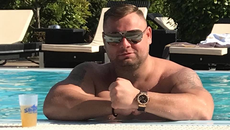Adrian Tîmplaru, condamnat la 2 ani de închisoare cu executare. Cum încearcă “fratele” lui Alex Bodi să scape de sentință, deși e arestat în același dosar cu milionarul din Mediaș