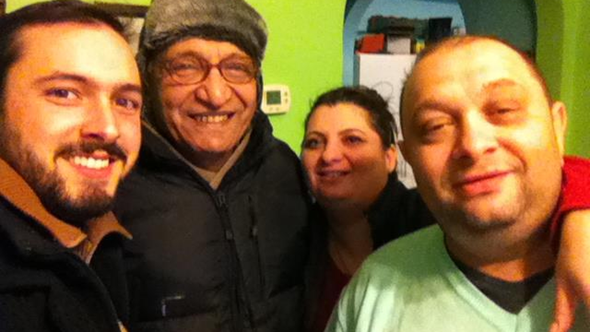 Si-a revazut familia dupa 25 de ani! Un celebru cantaret roman, fugit din tara, s-a intors la rude!