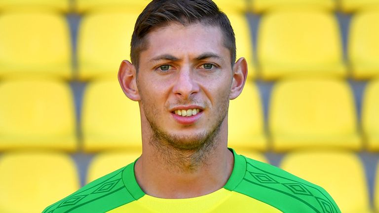 Ce mesaj a scris pe Facebook, înainte de zbor, pilotul avionului dispărut în care se afla Emiliano Sala