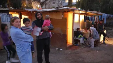 VIDEO APOCALIPTIC DIN GHETOURILE DIN FERNTARI! Aici au ars de vii patru ingeri! In ce conditii mizere traiesc parintii