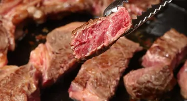 Carnea care nu are colesterol mai deloc, potrivit prof. Horațiu Moldovan. Ce spune despre suplimente alimentare și vin?