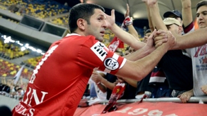 ZMEU pe teren, CATELUS in familie! Catalin Munteanu traieste cosmarul fiecarui barbat. Vezi cum il chinuie sotia