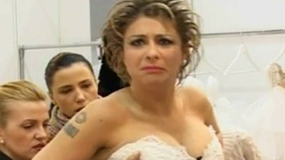VIDEO Ana Maria Prodan, probleme cu o rusoaica: "Ii dau doi pumni in gura! Pai asa bea cafea?! Vezi cum a distrus impresara o rochie de mireasa!