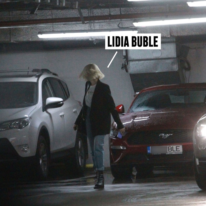 Lidia Buble și-a parcat mașina și se duce acasă