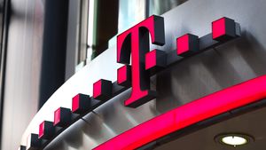 Anunț important pentru clienții Telekom, după vânzarea companiei. Cine va emite facturile