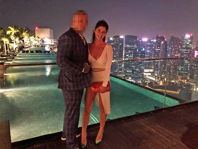 Anna a fost găsită fără suflare în camera de hotel. A murit în timpul unui joc erotic