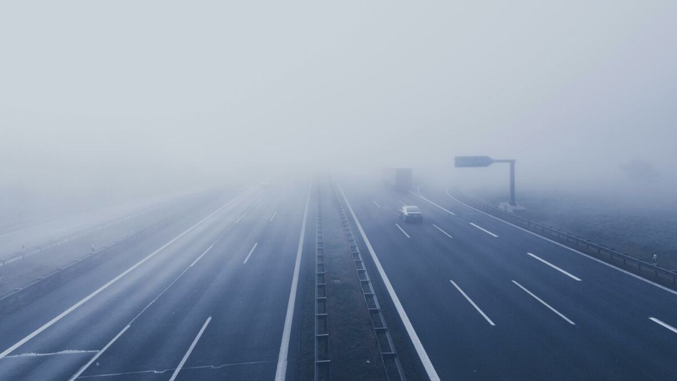 Alertă ANM! Cod galben de ceață în 10 județe. Vizibilitate sub 50 de metri în unele zone