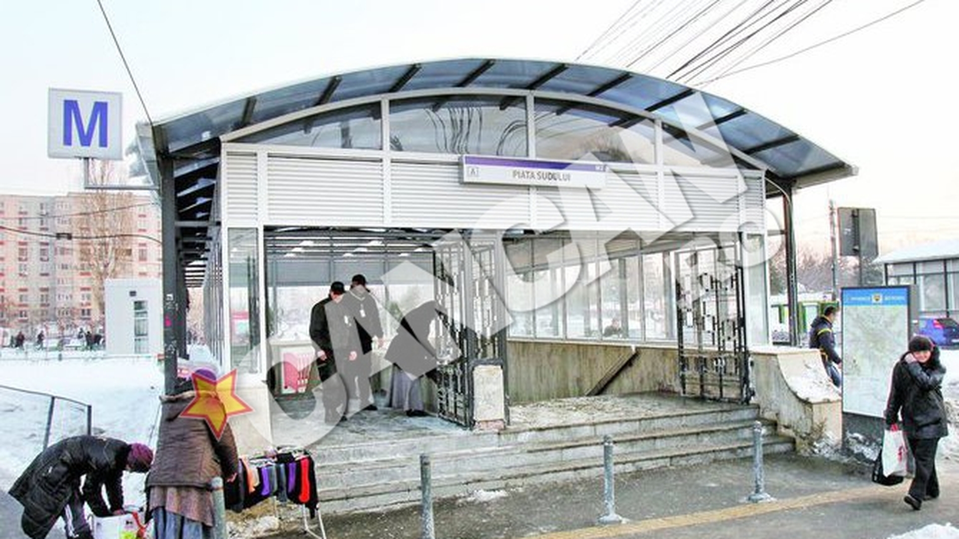 O femeie a incercat sa se sinucida aruncandu-se in fata unei garnituri. Metroul i-a retezat picioarele