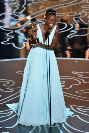 O actriţă de Oscar îl acuză pe Harvey Weinstein că a hărţuit-o la el acasă. În locuinţă se aflau şi copiii producătorului!