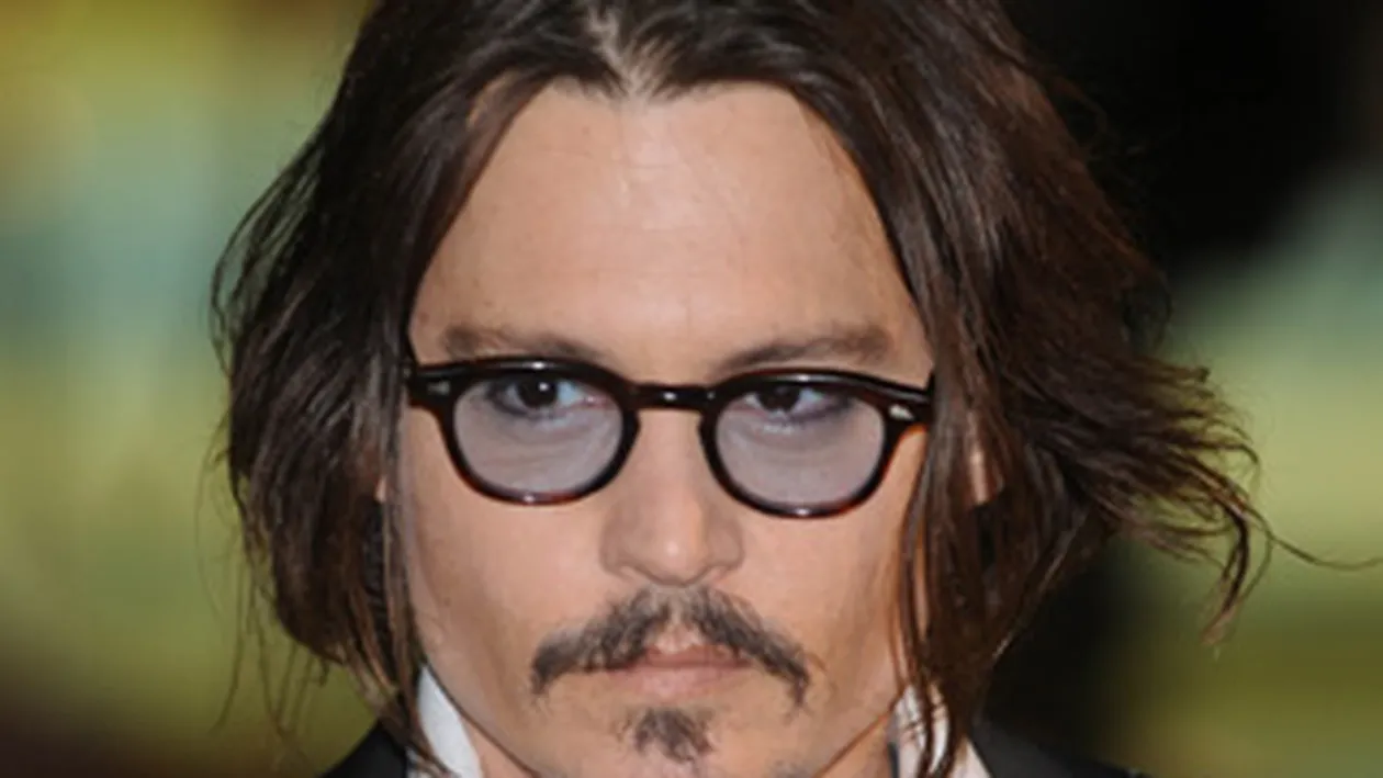 Frumusetea bate barbatia! VEZI AICI de ce femeile il prefera pe Johnny Depp, nu pe Sean Connery!
