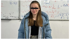 Povestea Feliciei, eleva care n-a pășit niciodată într-o sală de clasă, dar a luat cea mai mare notă la Evaluarea Națională