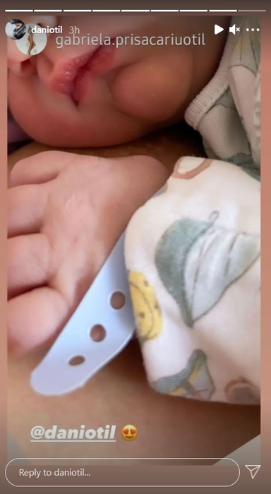 Ce făcea Dani Oţil în timp ce Gabriela, soţia sa, năştea. Oamenii au crezut că nu văd bine