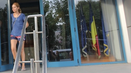 O cantareata aproape si-a distrus viata dupa ce a tras cu “pistolul” lacrimogen intr-un alt sofer, in urma unui scandal in trafic