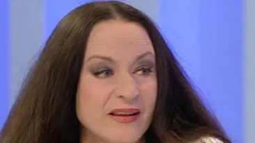 Maria Dragomiroiu, o copilarie de cosmar: O auzeam pe mama cum striga dupa ajutor! Tata o batea, dar eu n-am lasat-o sa divorteze